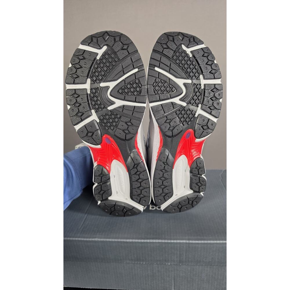 New Balance 2002 Kids Unisex Athletic Sneakers Grey Red GC2002KG US 7 - Picture 6 of 7